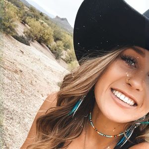 Meet your Posher, Daneille